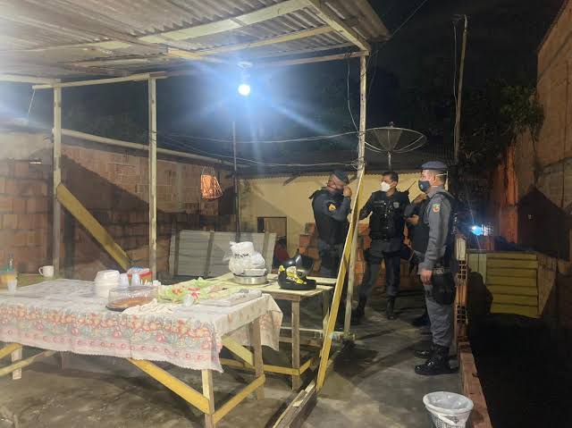 Mãe e filha são mortas a tiros e uma adolescente grávida fica ferida