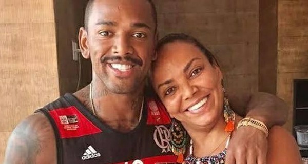 Mãe de cantor é acusada de agressões contra a enteada de apenas 8 anos 