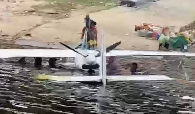 Avião de pequeno porte cai no Rio Negro nesta sexta (10)