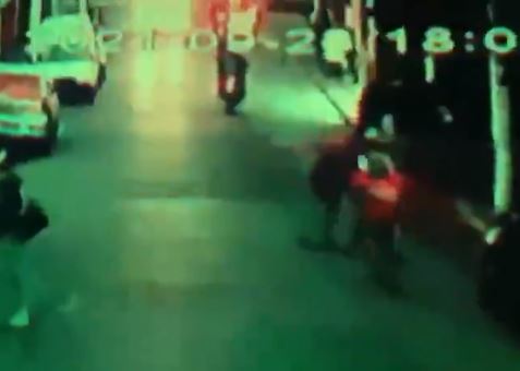 Rapaz atropela e mata criança de 8 anos ao empinar moto 