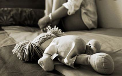 Idoso de 76 anos é preso por aliciar menina de 4 anos e diz ter sido “provocado” por ela