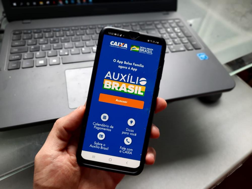 Governo lança app do Auxílio Brasil, que é uma atualização do extinto Bolsa Família; confira