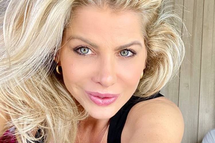 Após virar evangélica, a Atriz Karina Bacchi diz ter largado a profissão por ser “Adultério”, de acordo com a Bíblia