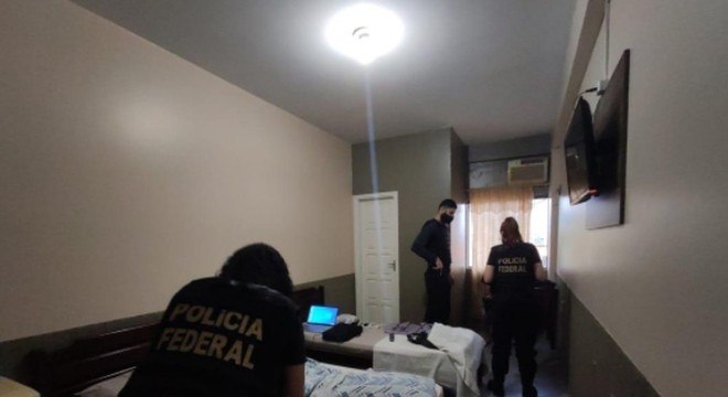 PF prende 'coiote' que falsificava documentos para imigração ilegal